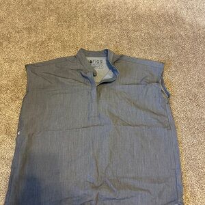 FIGS women’s Rafaela Oversized Scrub Top small